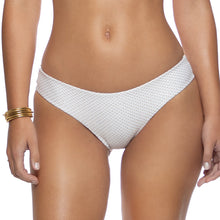 White-L835-52P-002