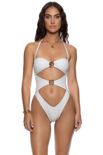 SUNKISS GLOW - Cut Out One Piece • White