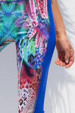 GORGEOUS CHAOS - Lacefront Sports Bra & Mesh Sides Capri Legging • Multicolor