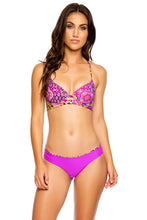 BEYOND WILD - Underwire Top & Seamless Wavey Ruched Back Bottom • Envy Green