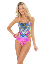 CLANDESTINA - "be Scene" One Piece • Multicolor