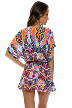 MARACUYA KISSES - Playera V Neck Ruffle Dress • Multicolor