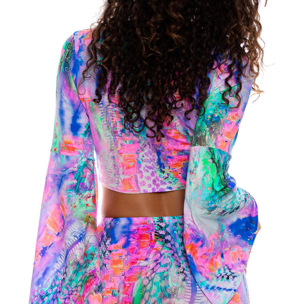 SHE'S ELECTRIC - Bell Sleeve Scrunched Crop Top